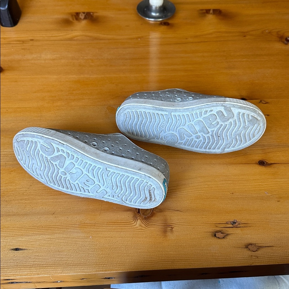 Native Kids Silver Sparkle Slip-On Sneakers - Picture 4 of 5